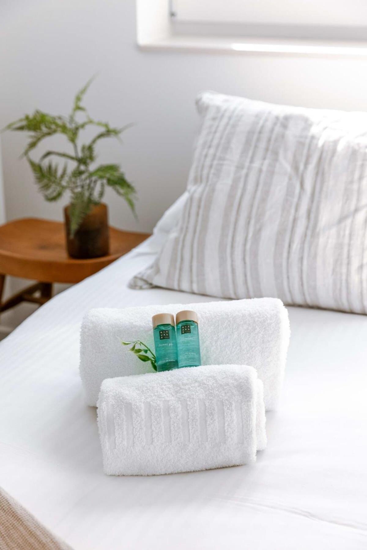 Huswell - Lovely New Apartment At The Harbor + Parking Brugge Dış mekan fotoğraf