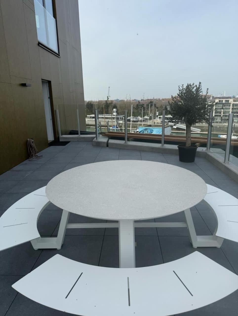 Huswell - Lovely New Apartment At The Harbor + Parking Brugge Dış mekan fotoğraf